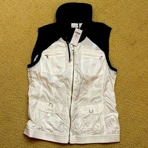Chicos Zenergy Kacey Color Block Vest. Never worn. Tags on.